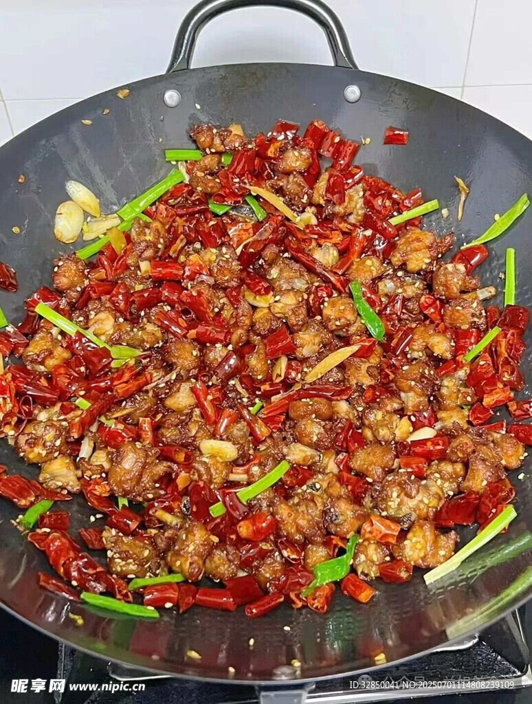 香辣美味的辣椒炒肉