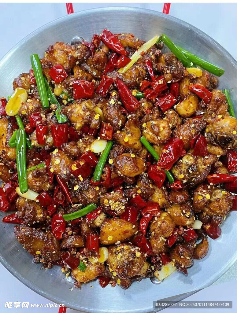 香辣美味的爆炒鸡丁