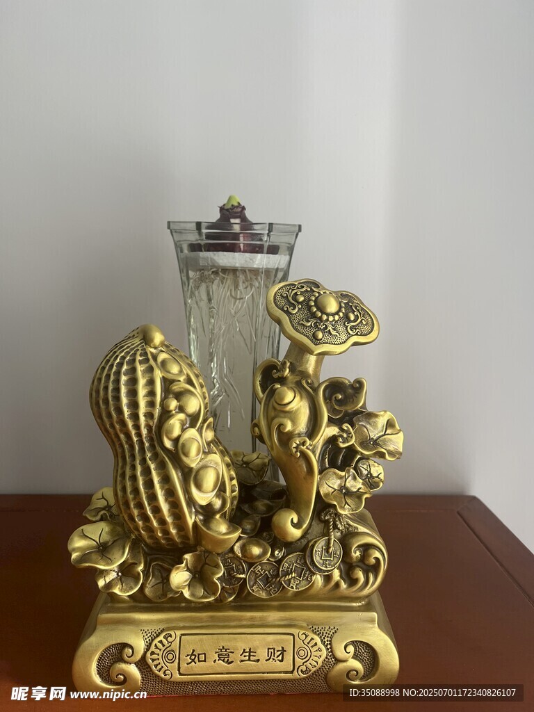 精美金色摆件 工艺精湛