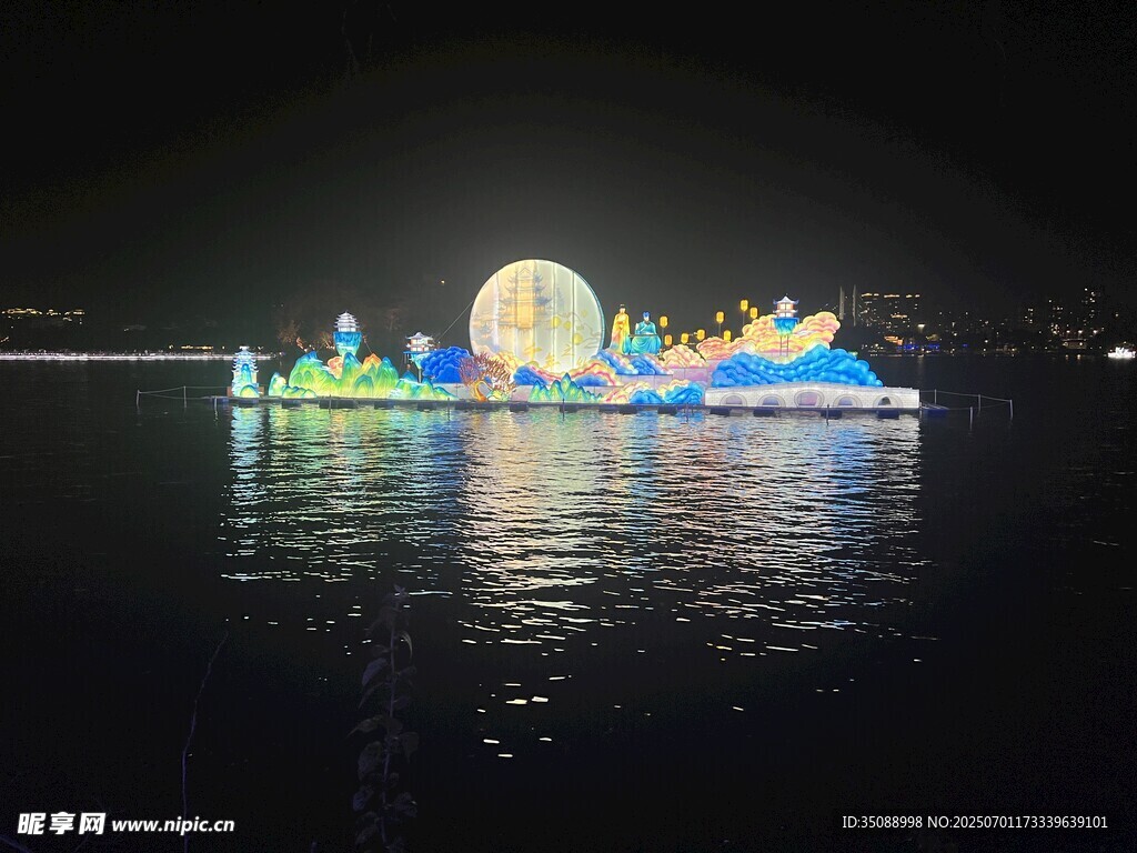 水上梦幻彩灯景观