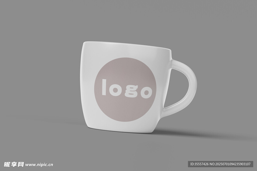 白色logo马克杯样机