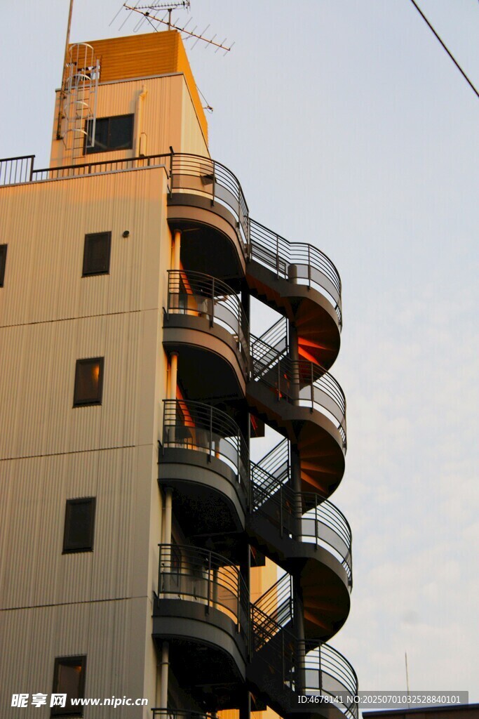 独特螺旋楼梯建筑外观