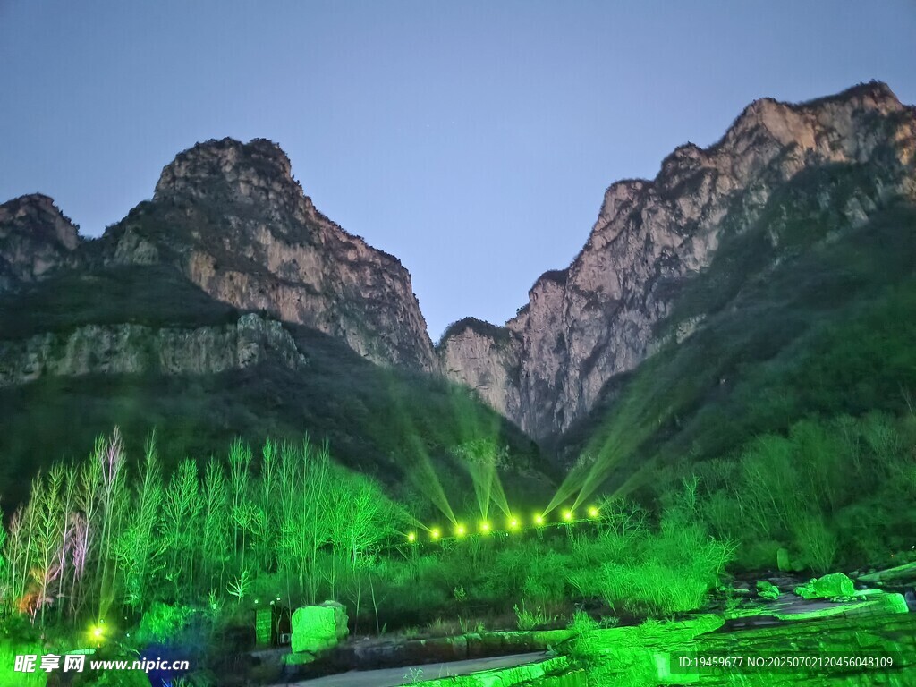 云台山夜景