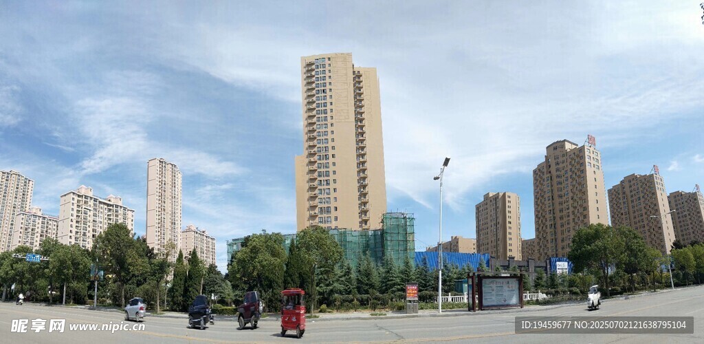 城市广场与高楼景观