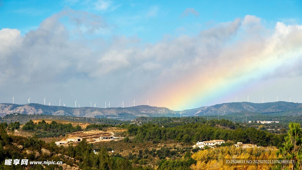 山间彩虹美景