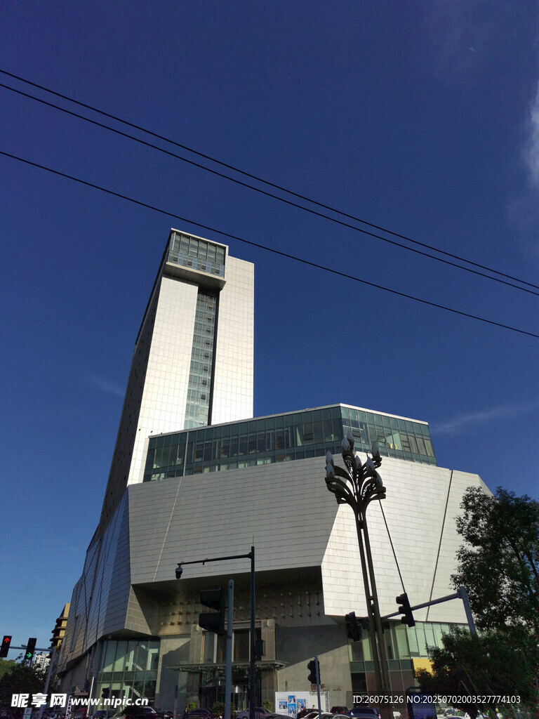 现代风格高楼建筑外观
