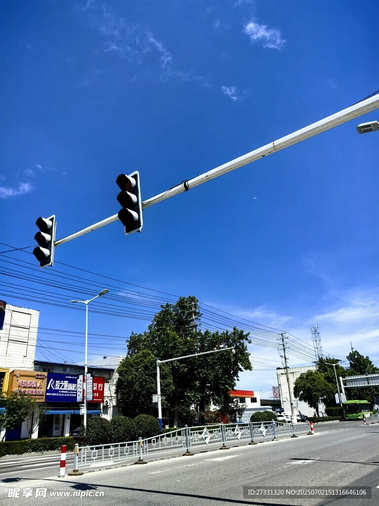 城市路口交通信号灯场景