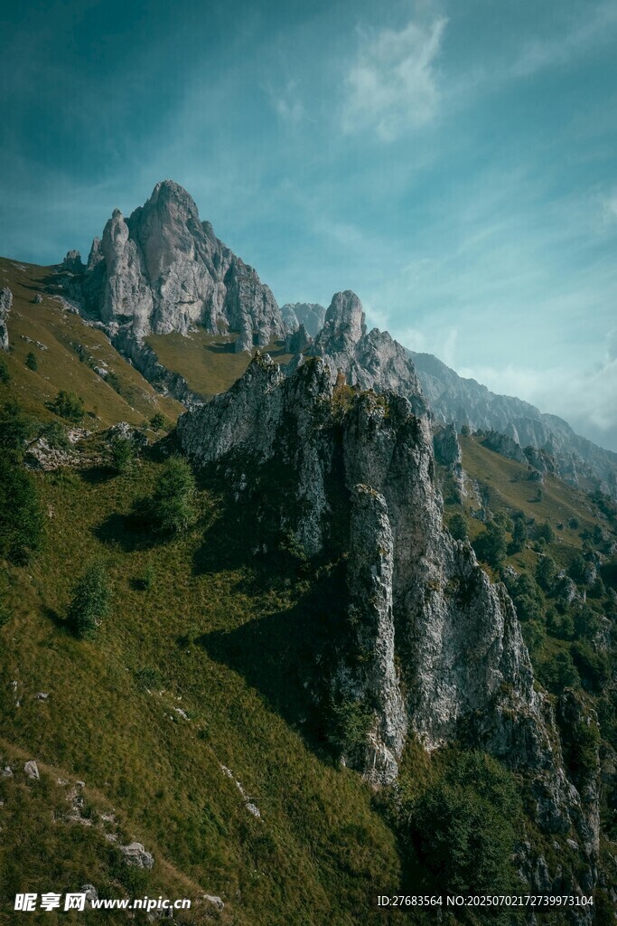 壮丽山峰景色