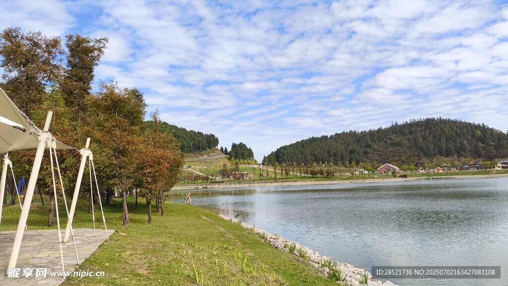 蓝天湖 