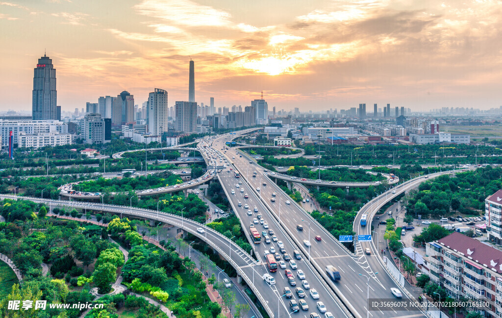 城市黄昏交通枢纽景观