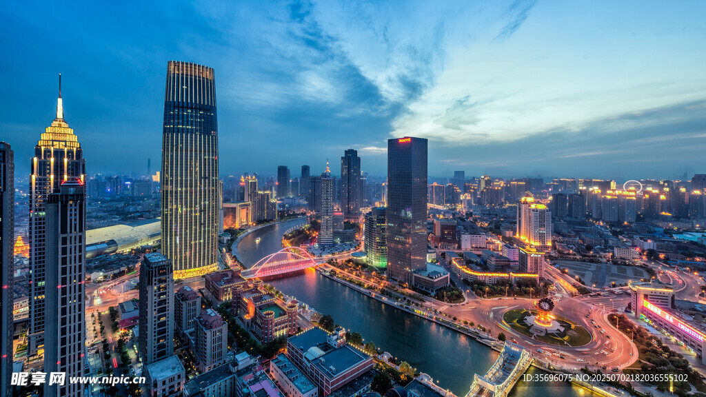 城市璀璨夜景俯瞰图
