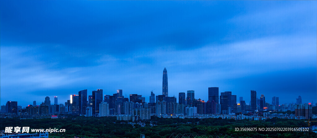 台风天鸽来临前的深圳