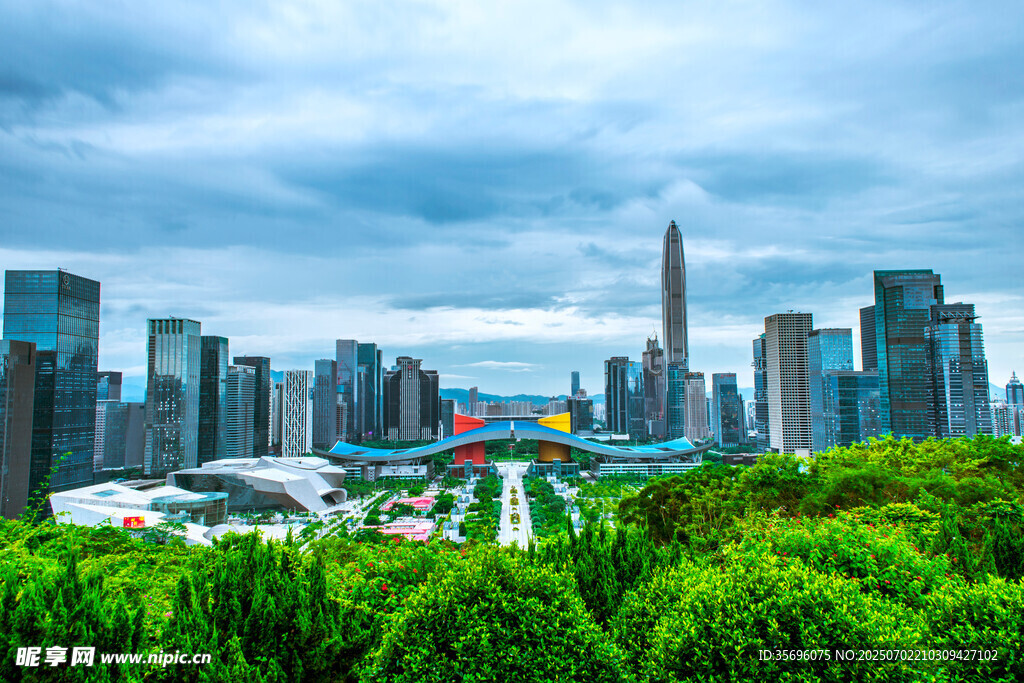 深圳城市建筑云朵天际线背景