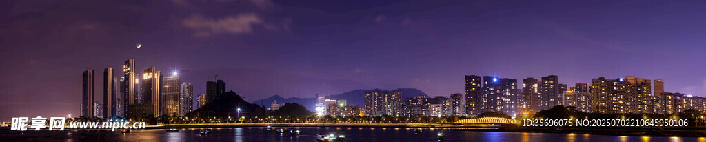 海岸城市夜景风光
