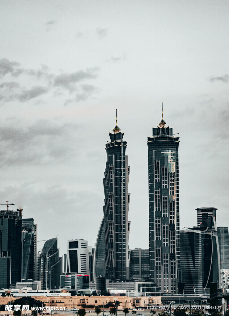 现代都市高楼林立景观