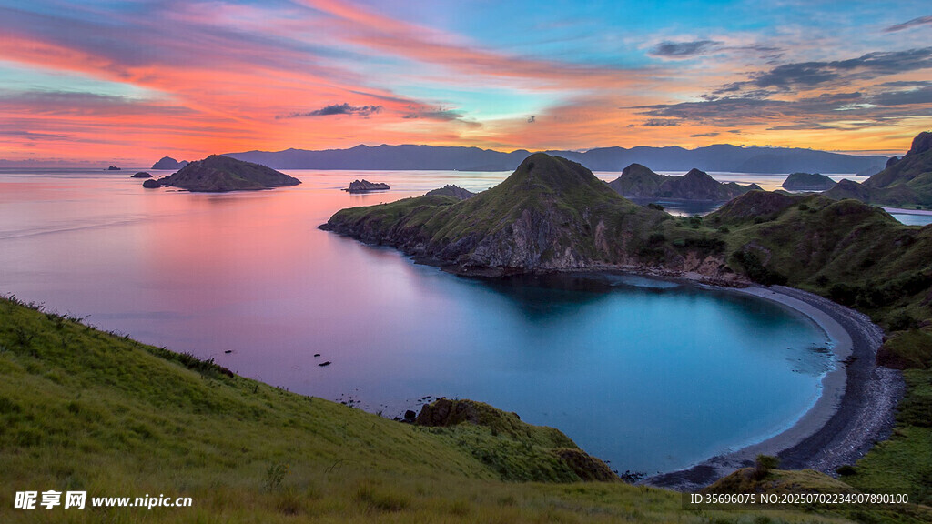 美丽海滨日落景观