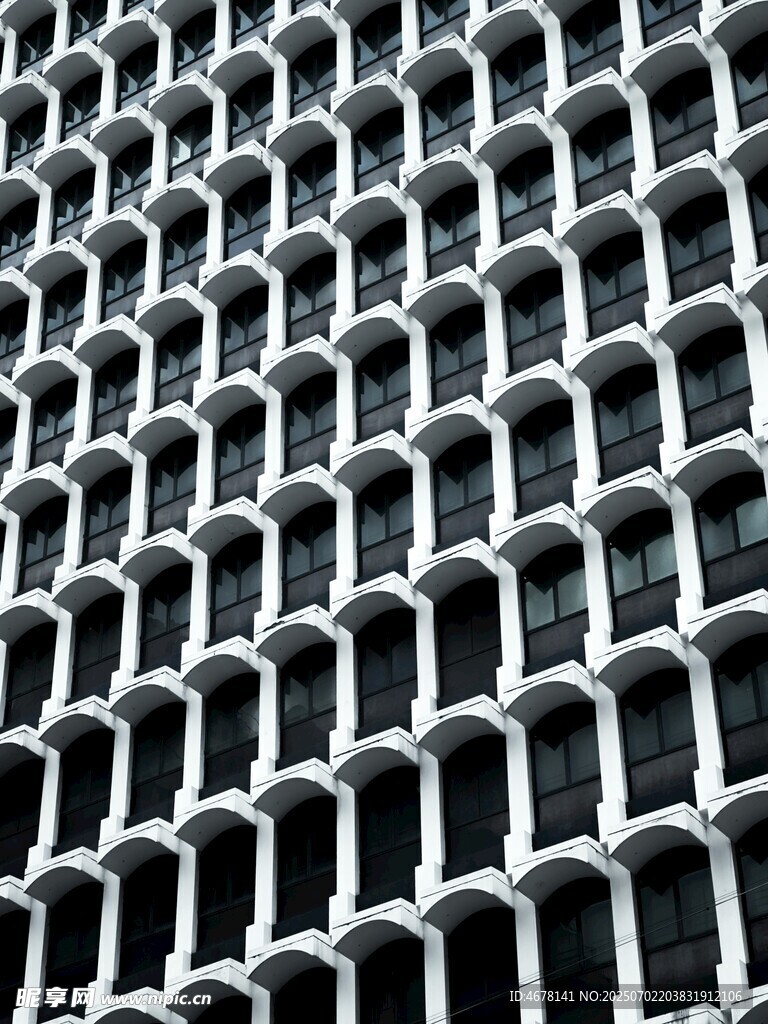现代建筑独特几何外观