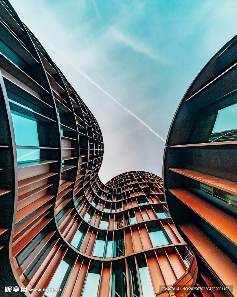 现代螺旋建筑独特外观