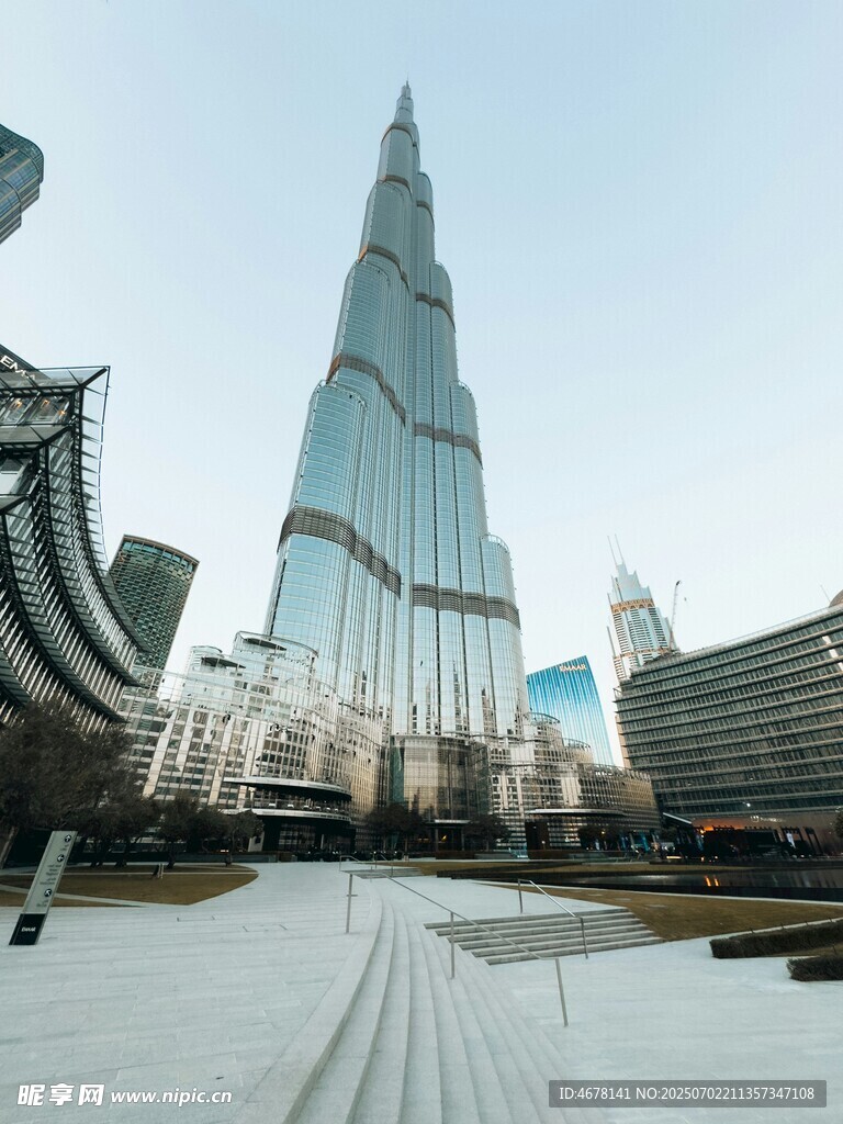 迪拜哈利法塔现代建筑景观