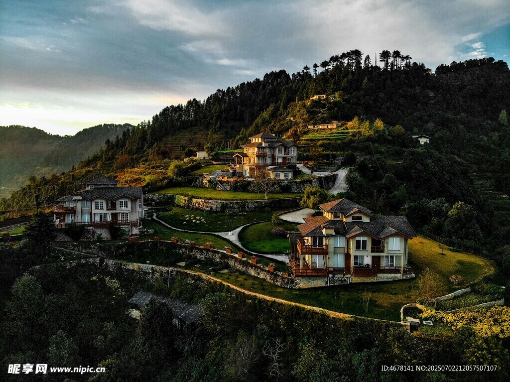山间村落美景