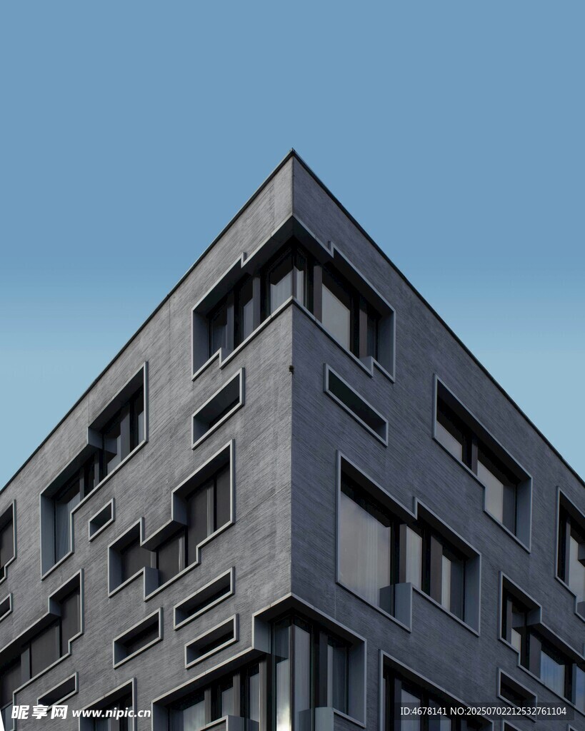 现代风格灰色多层建筑