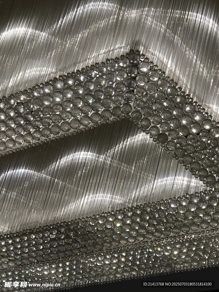 银色纹理布料细节展示
