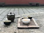 户外中式茶具摆放场景