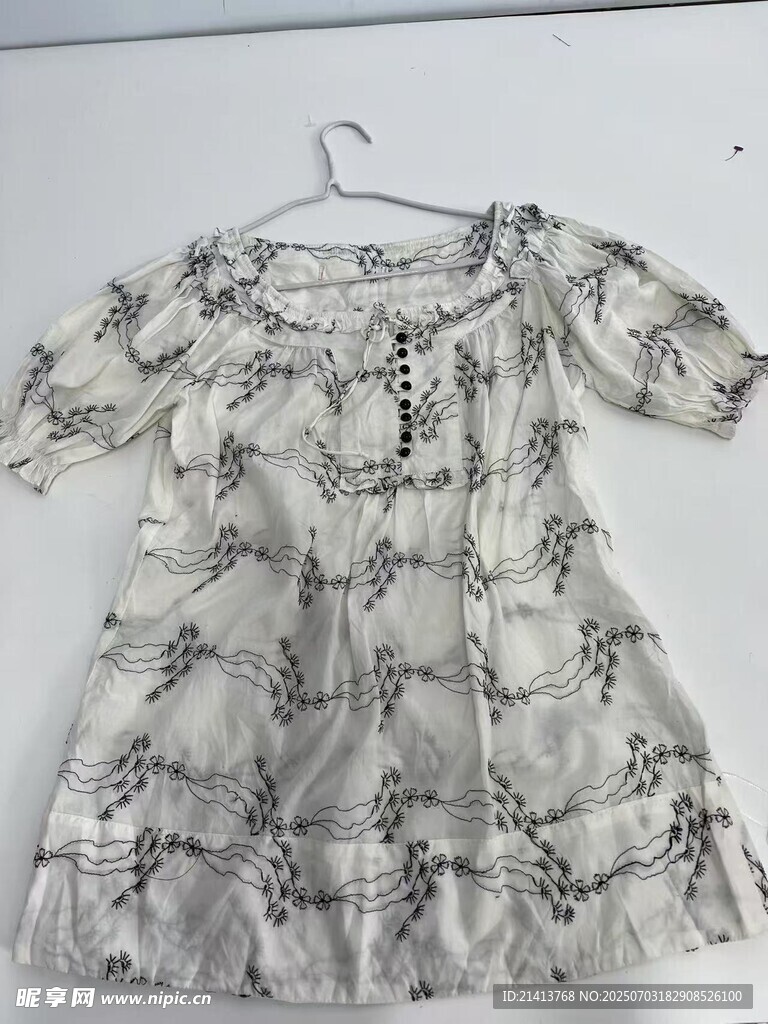 复古花纹短袖连衣裙
