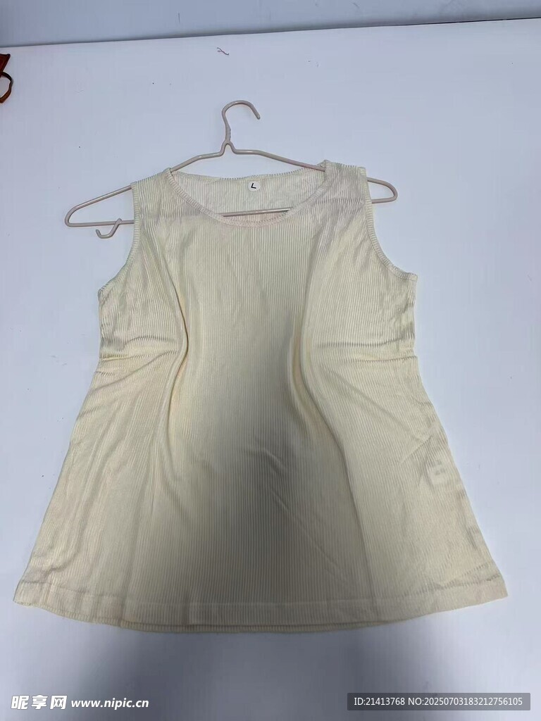米白色无袖上衣展示