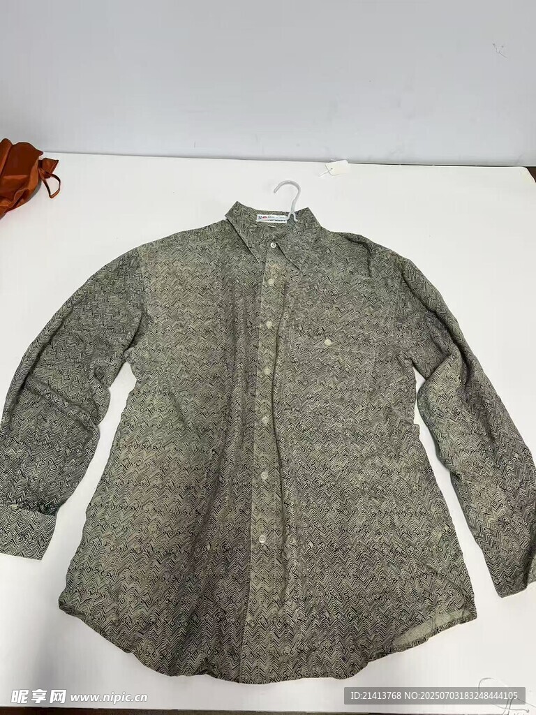 复古风长袖衬衫展示