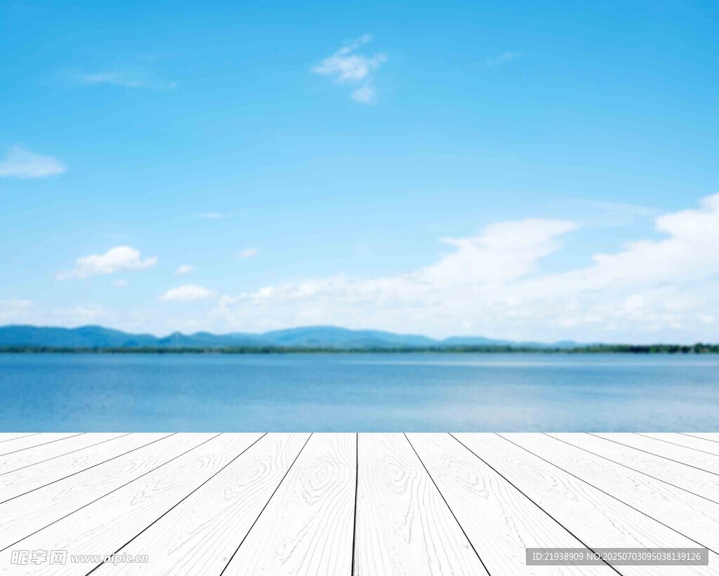 湖畔木板路