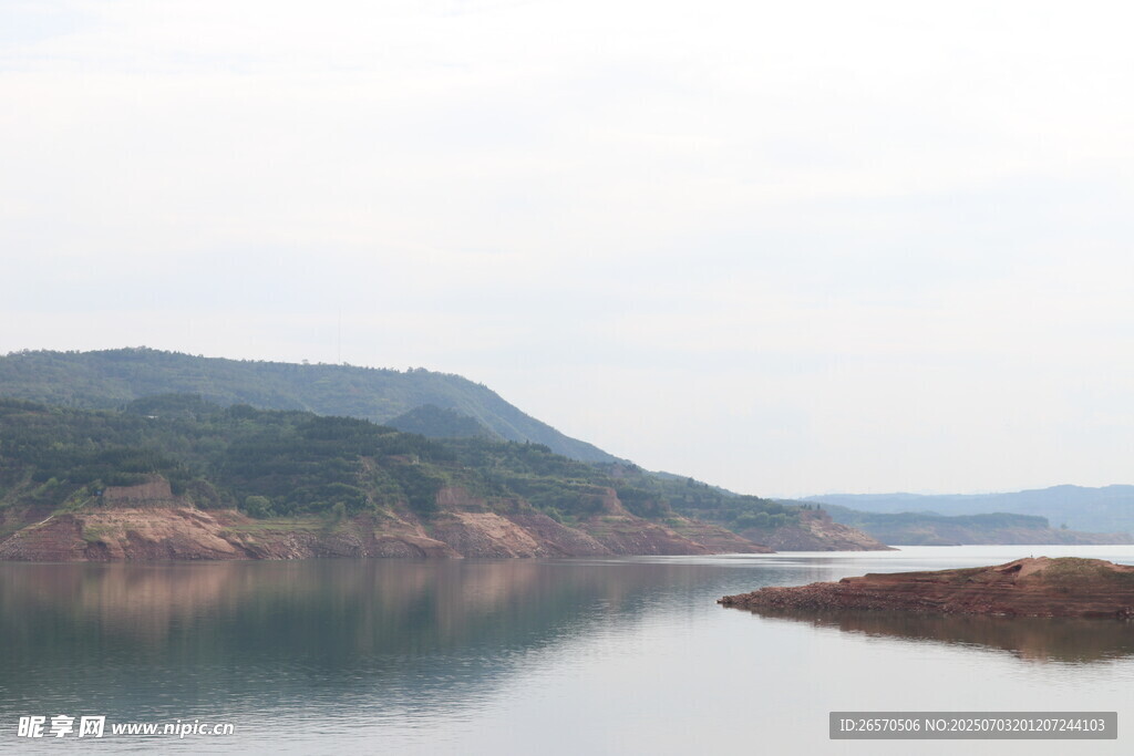 宁静山水湖景风光