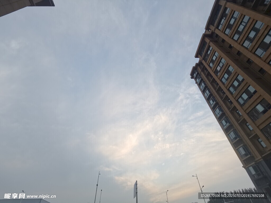 城市天际线与天空景观
