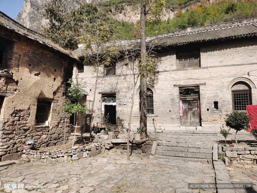 古朴老旧的传统农家小院