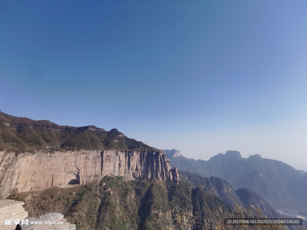 壮丽山景俯瞰