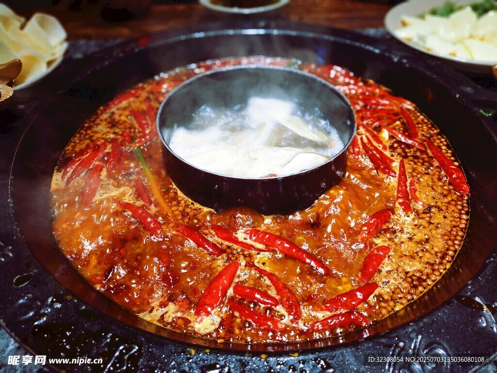 麻辣鲜香的特色火锅锅底