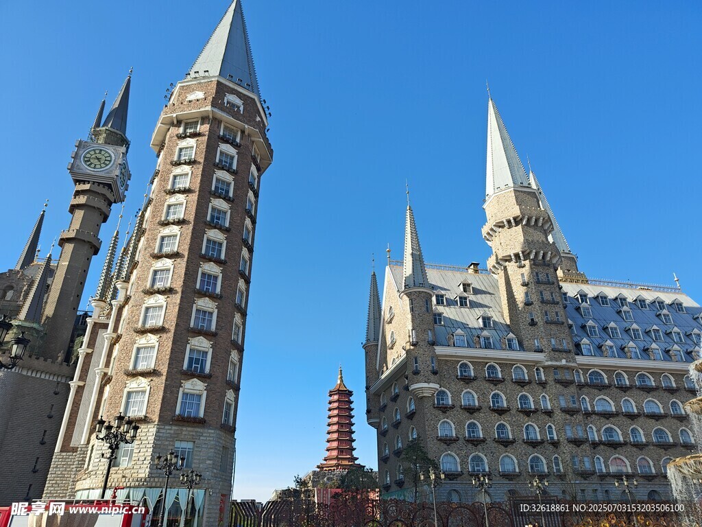 欧式尖顶建筑景观