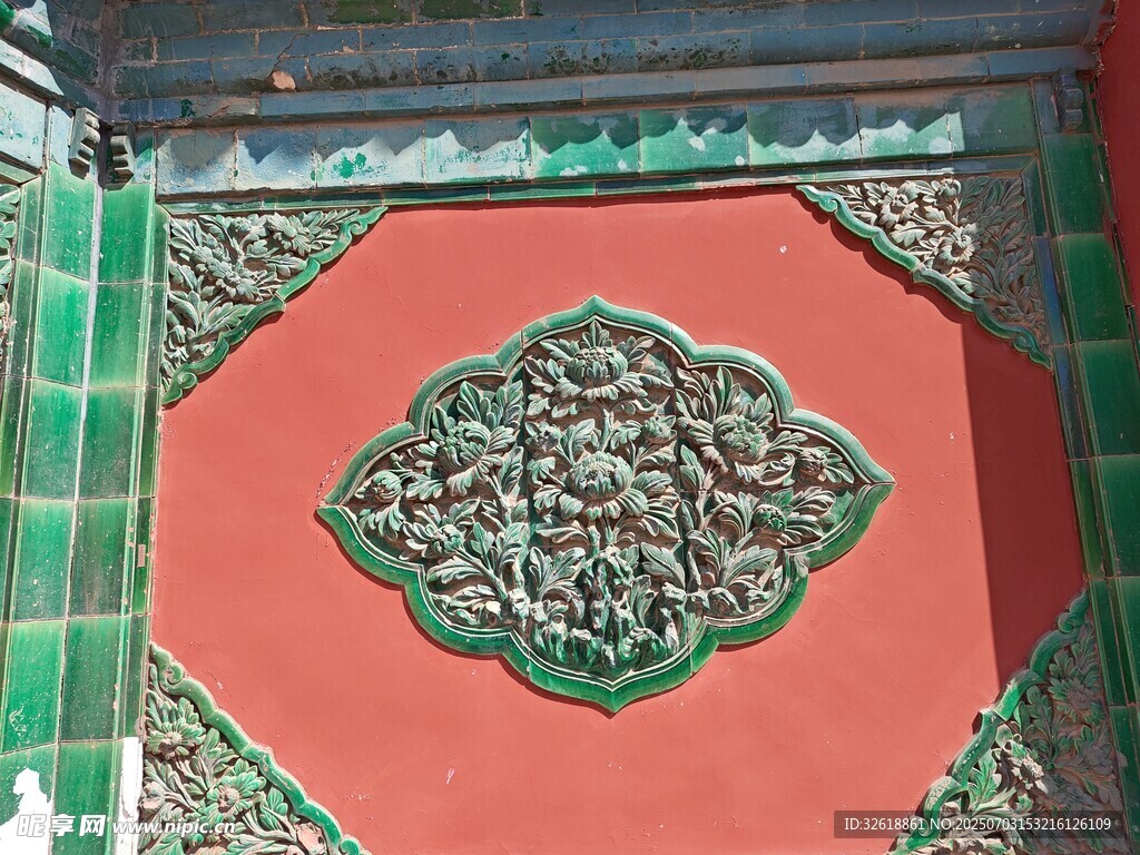 中式建筑精美雕花装饰