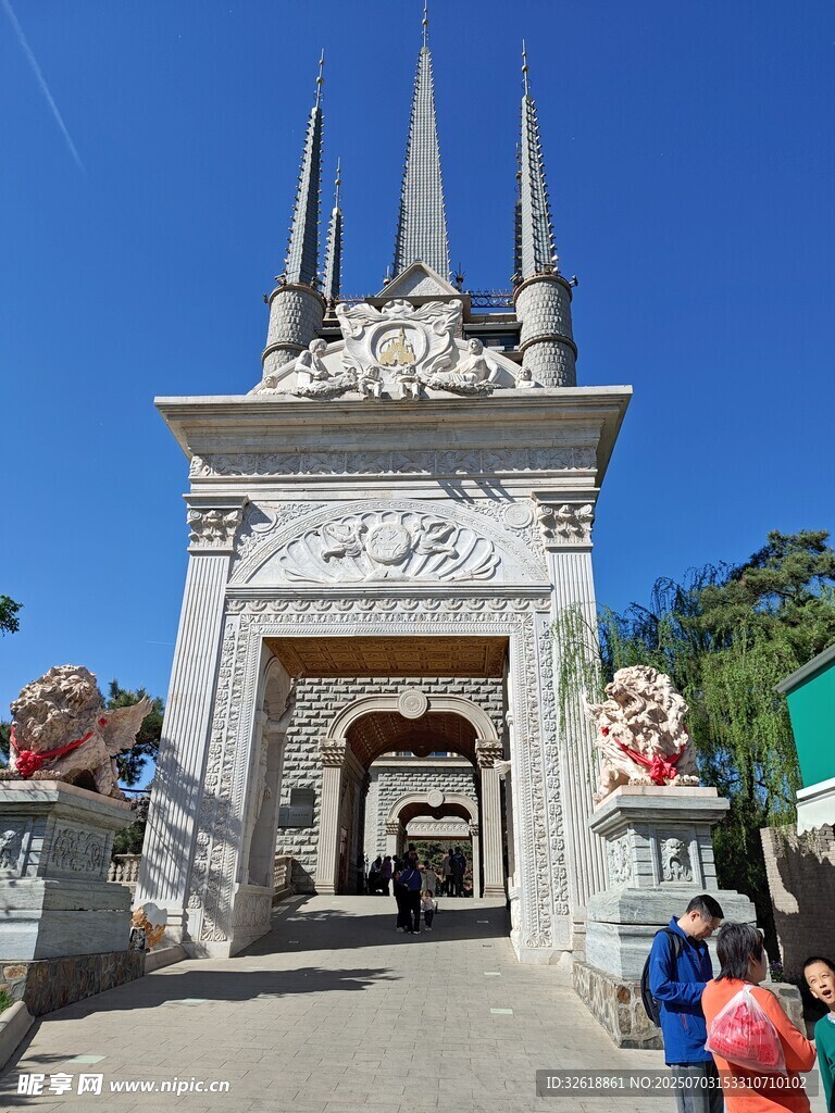 河北美院欧式拱门建筑景观