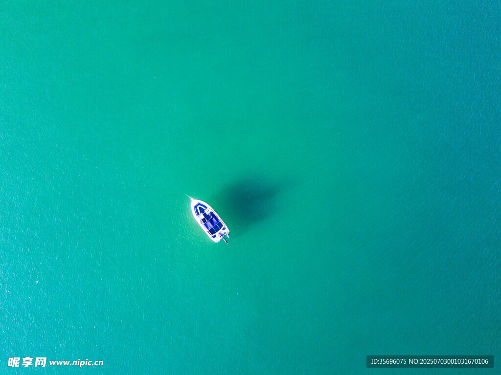 海上孤舟