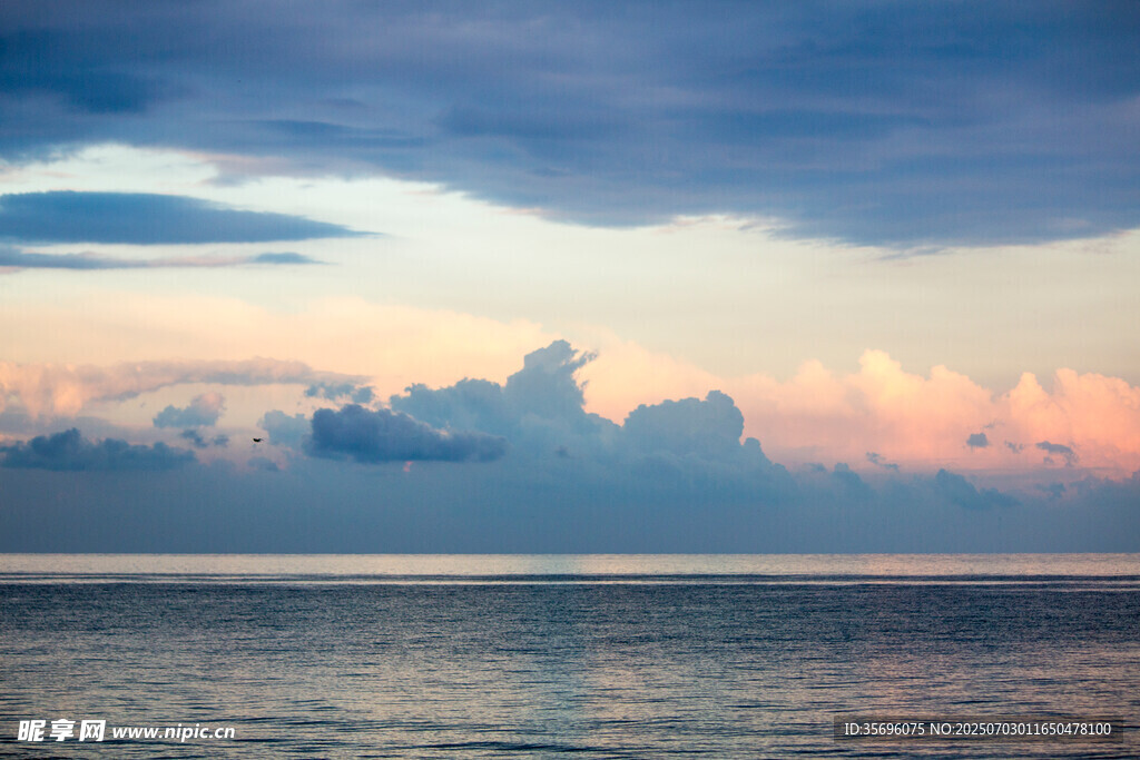 海上黄昏美景