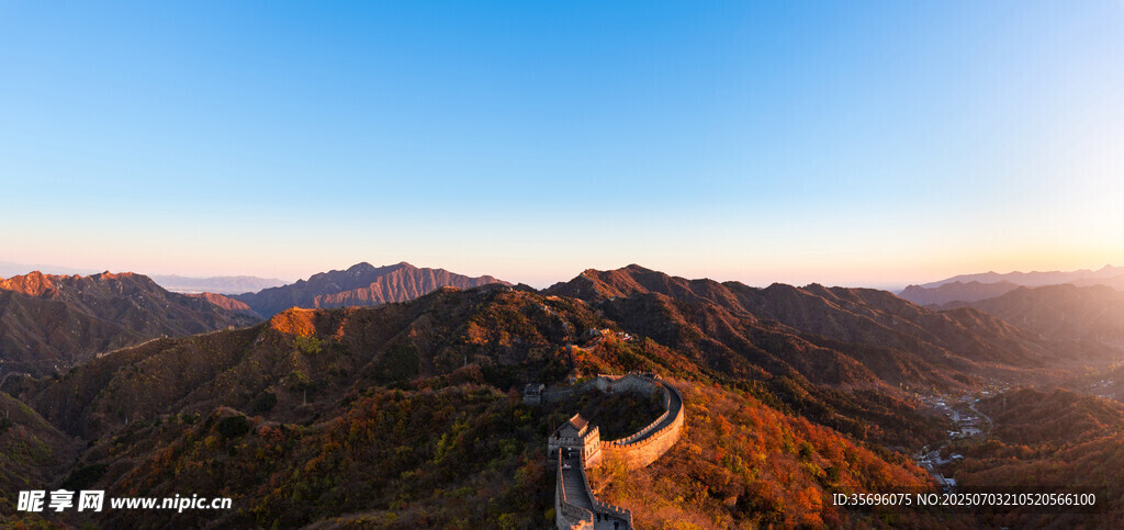 长城日出壮丽风光