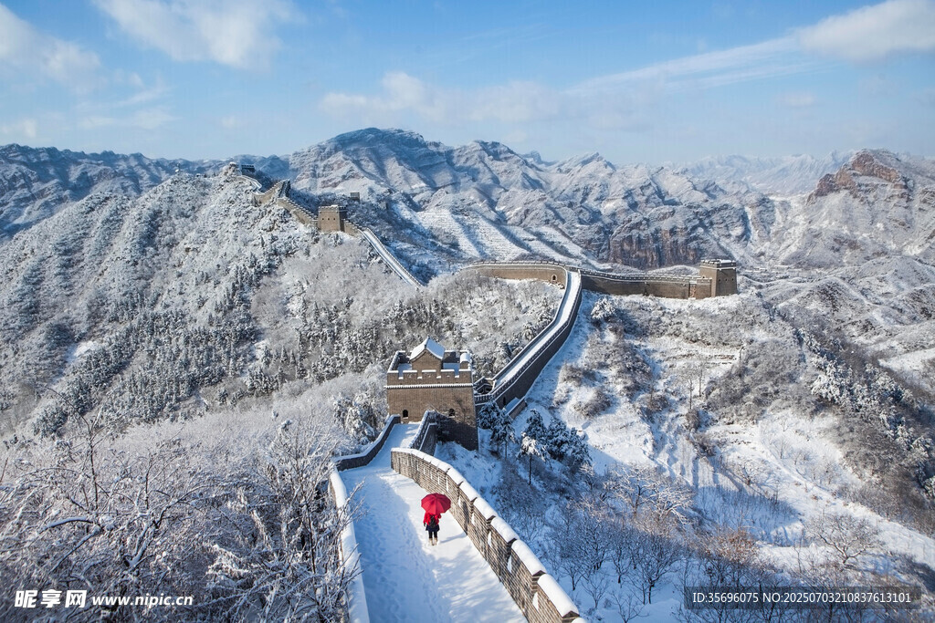 雪后壮丽长城美景