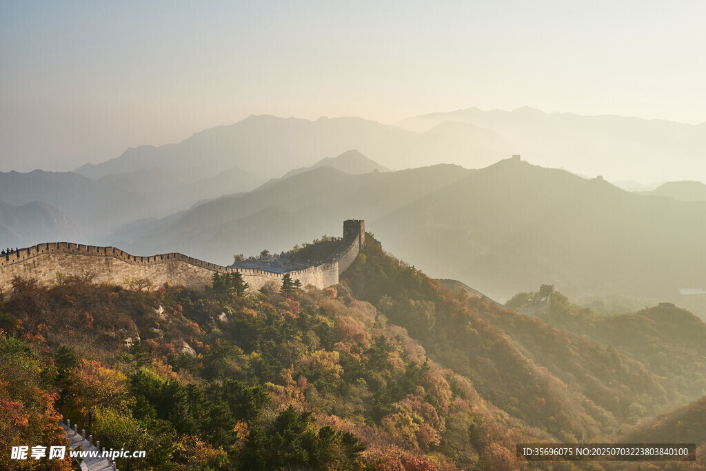 秋日壮丽长城美景