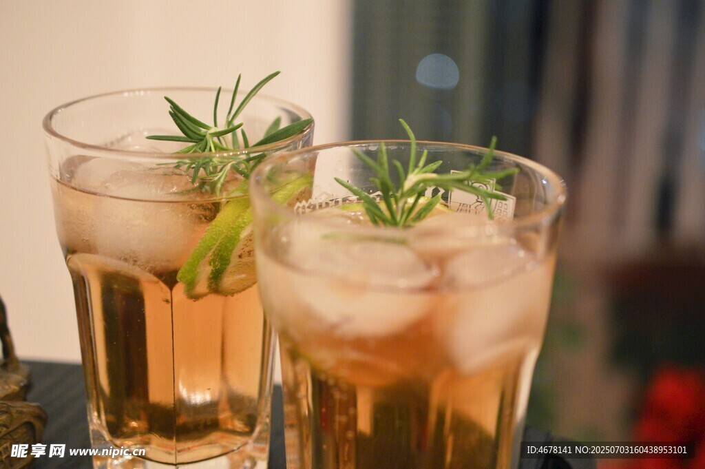 清新迷迭香茶饮