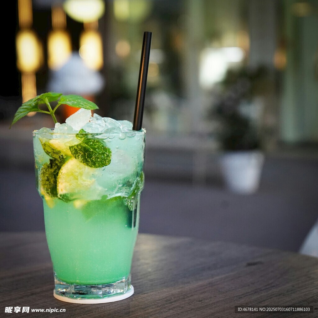 清新薄荷青柠鸡尾酒