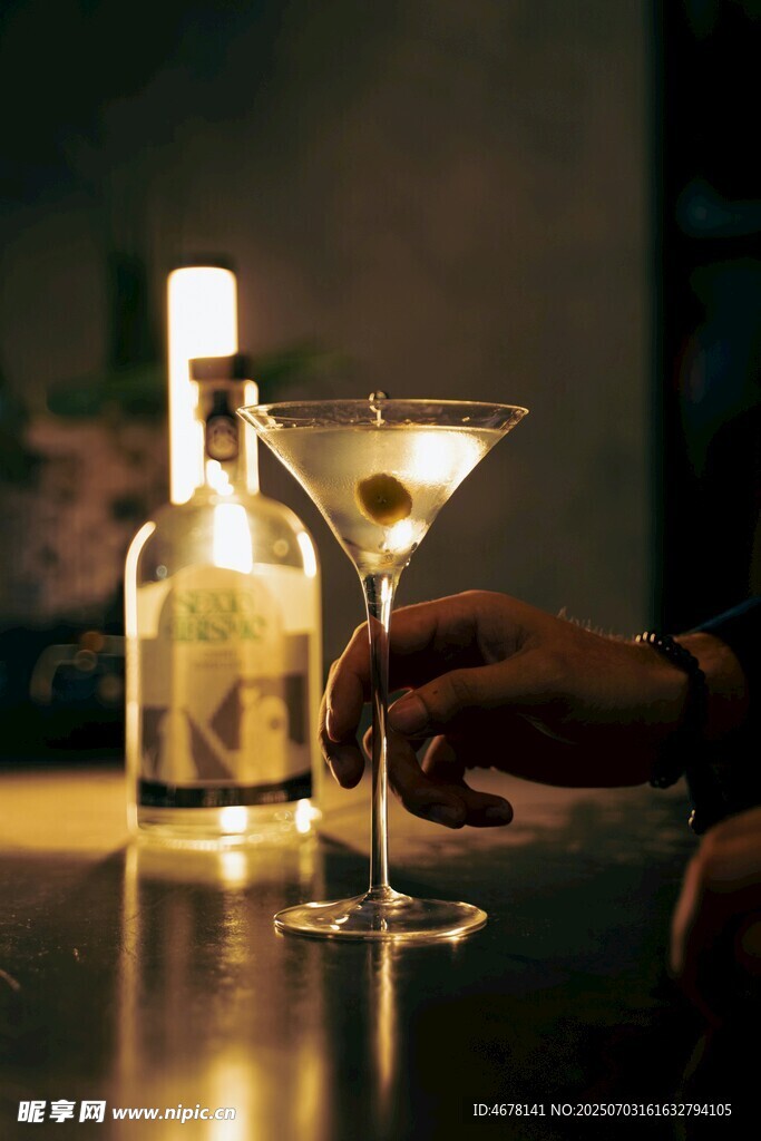手调马天尼鸡尾酒时刻