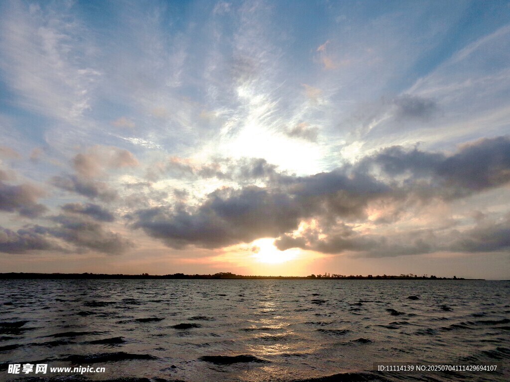 海上日出美景