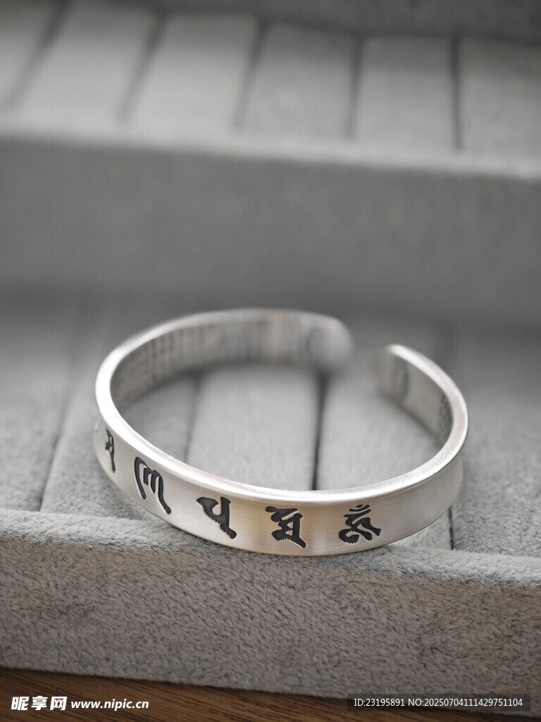 简约银戒指