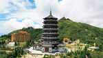 巍峨古塔屹立青山之间